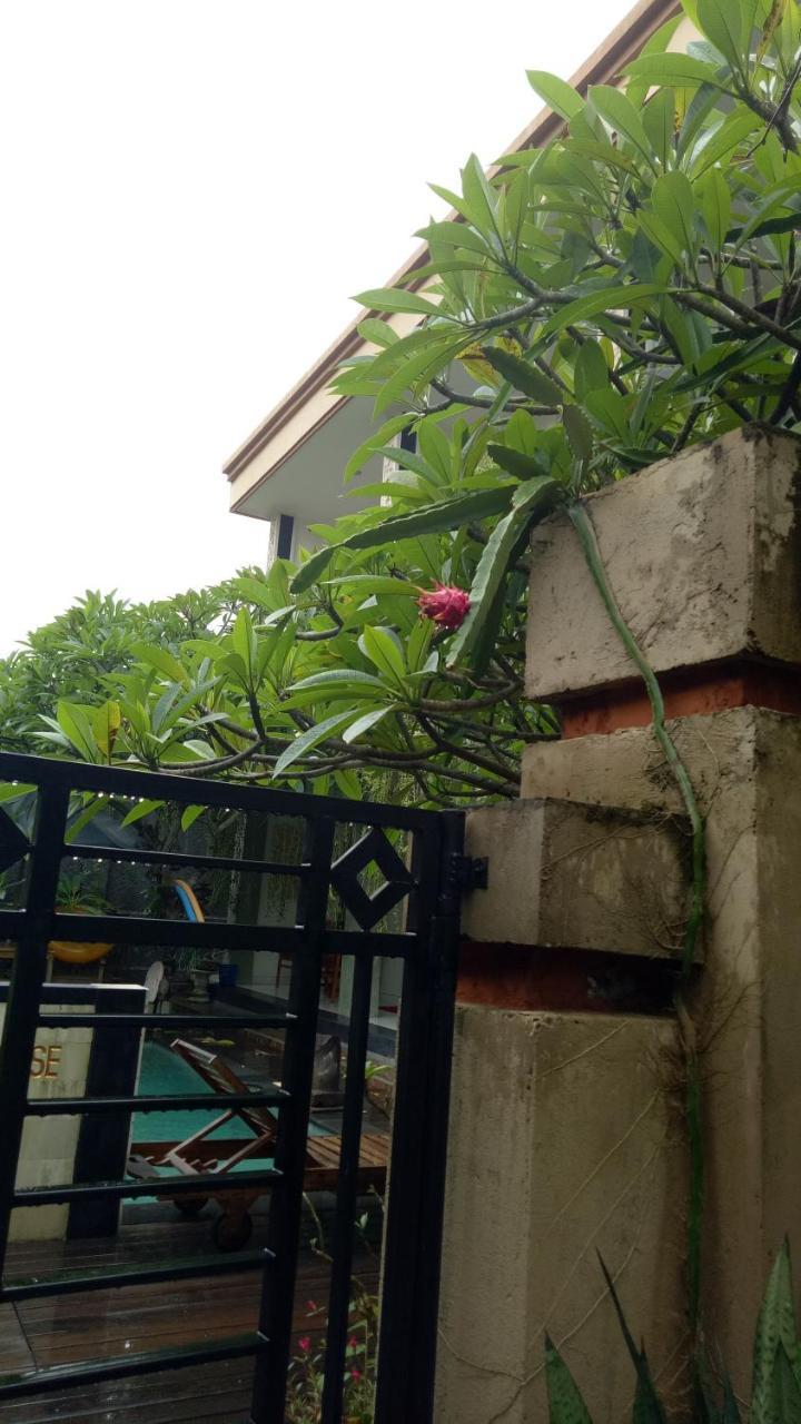 Pujihouse One Apartment Legian  Ngoại thất bức ảnh